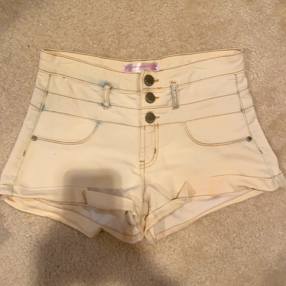 No Boundaries Size 7 Beige Shorts